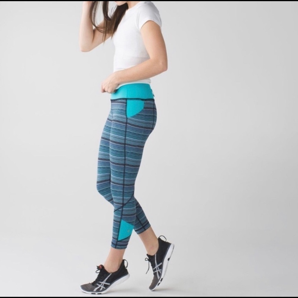 Lululemon- Pace Rival Crop In Space Dye Blue Peacock Size 4